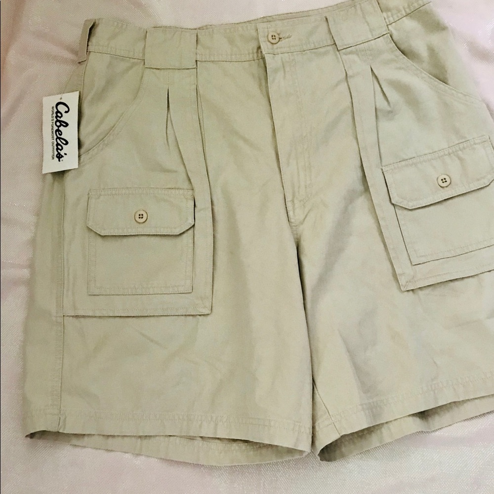 NWT Cabela’s 7 pocket hiker shorts